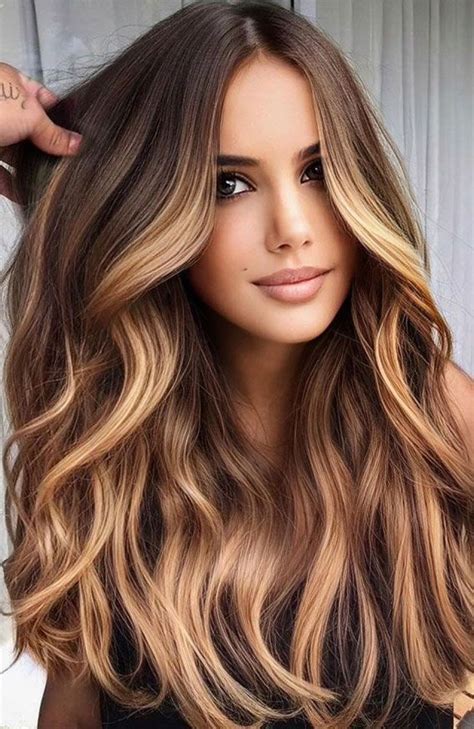 brown hair and blonde highlights|blonde highlights in brunette hair.